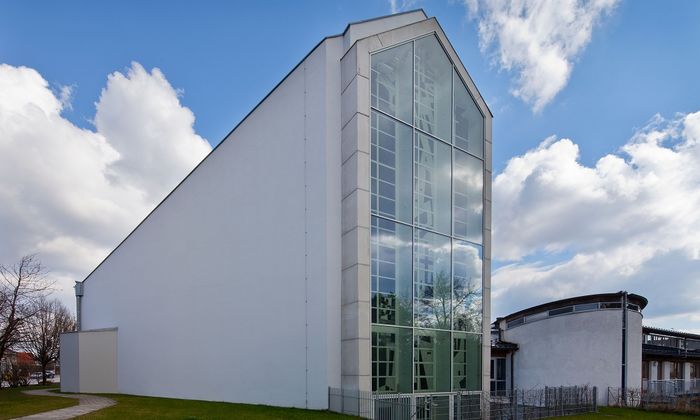 Dach- und Fassadensanierung St. Bernhard Kirche Fürstenfeldbruck durch die Firma innovo Bau